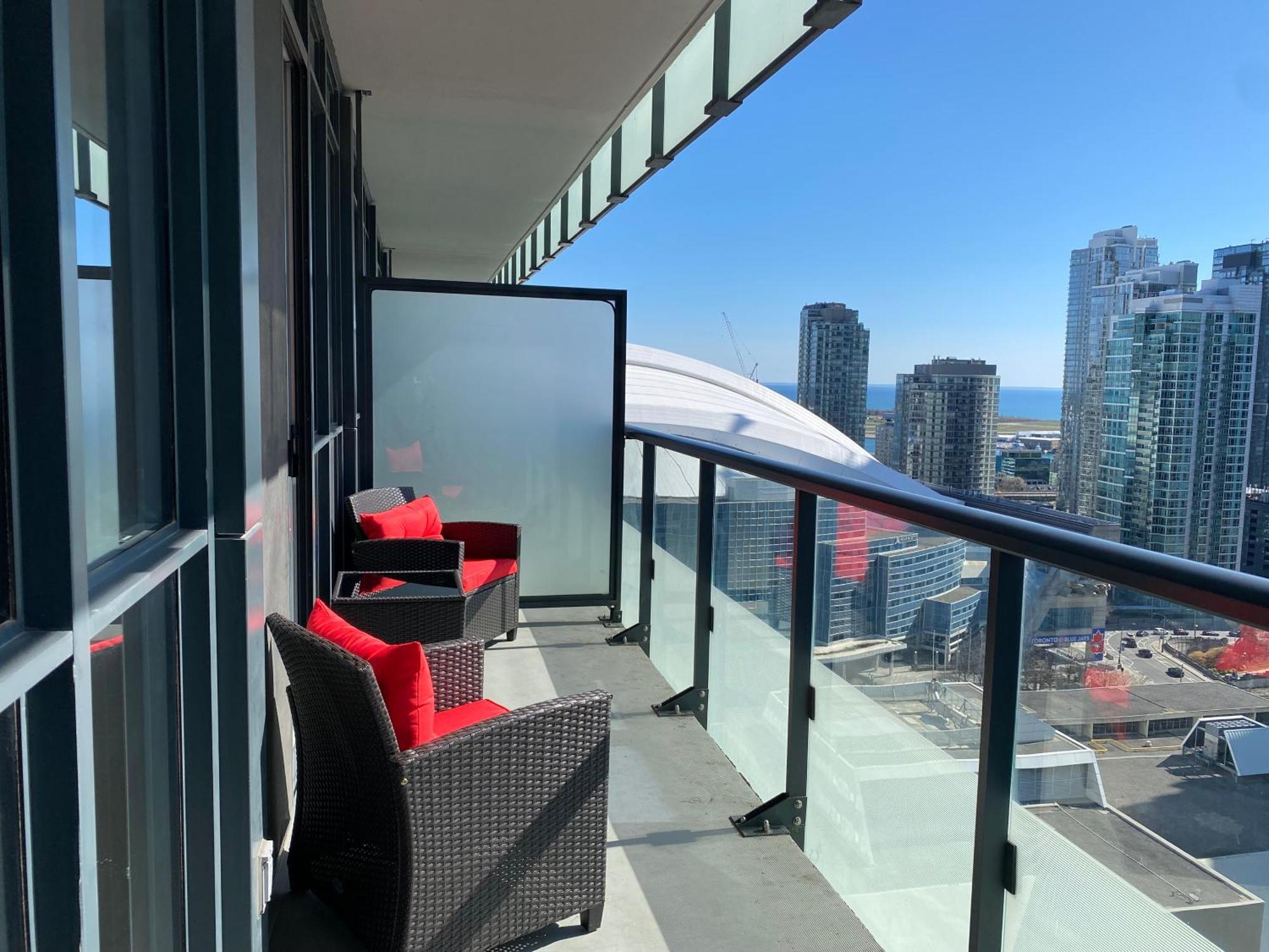Central Toronto Suite - Free Parking, City Views, Near Cn Tower Exteriör bild