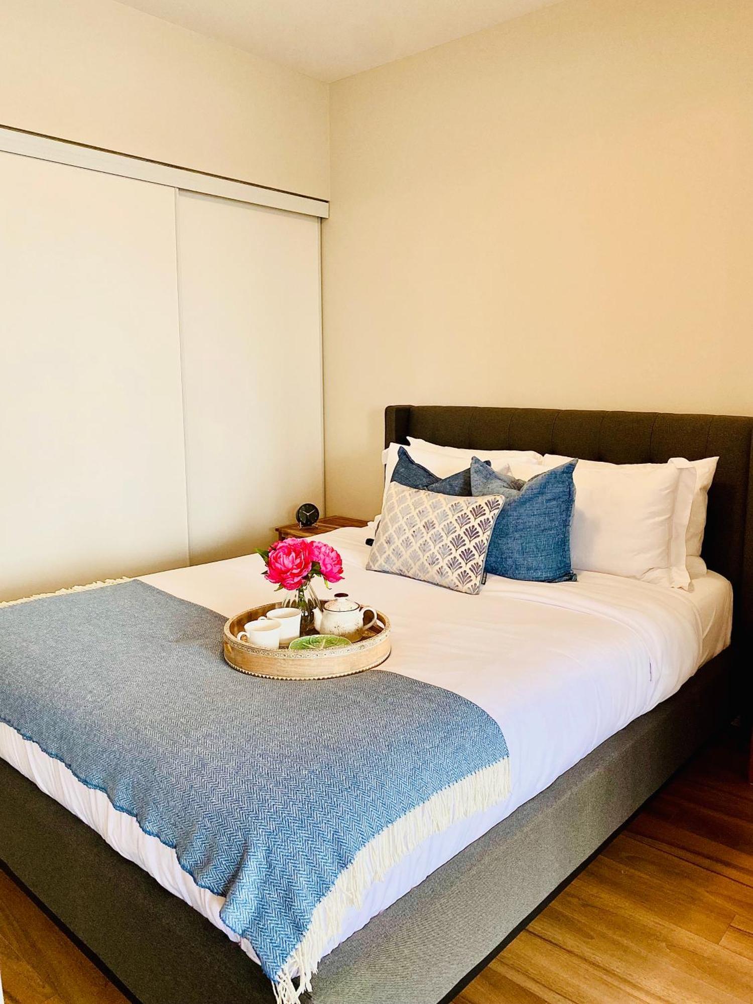 Central Toronto Suite - Free Parking, City Views, Near Cn Tower Exteriör bild
